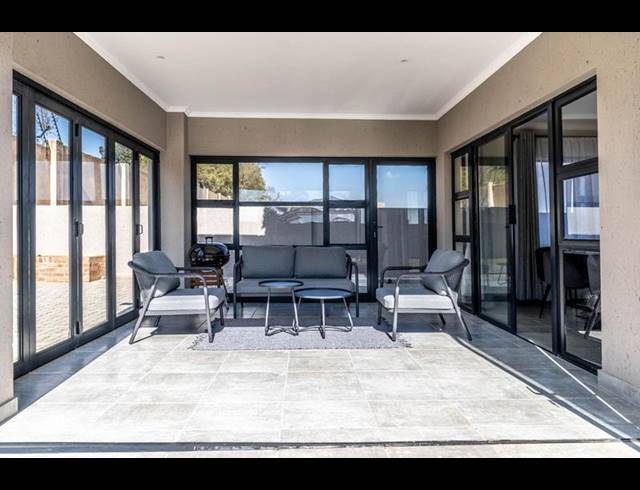 7 BEDROOM CLUSTER FOR SALE IN NORTH RIDING